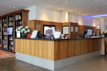 Bastion Hotel Amsterdam Airport Хоофддорп