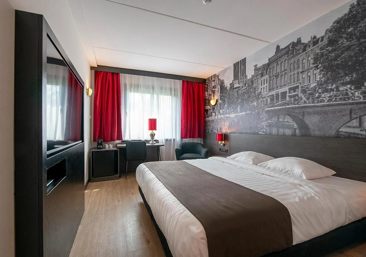 Bastion Hotel Amsterdam Airport Хоофддорп 4*,  Нидерланды