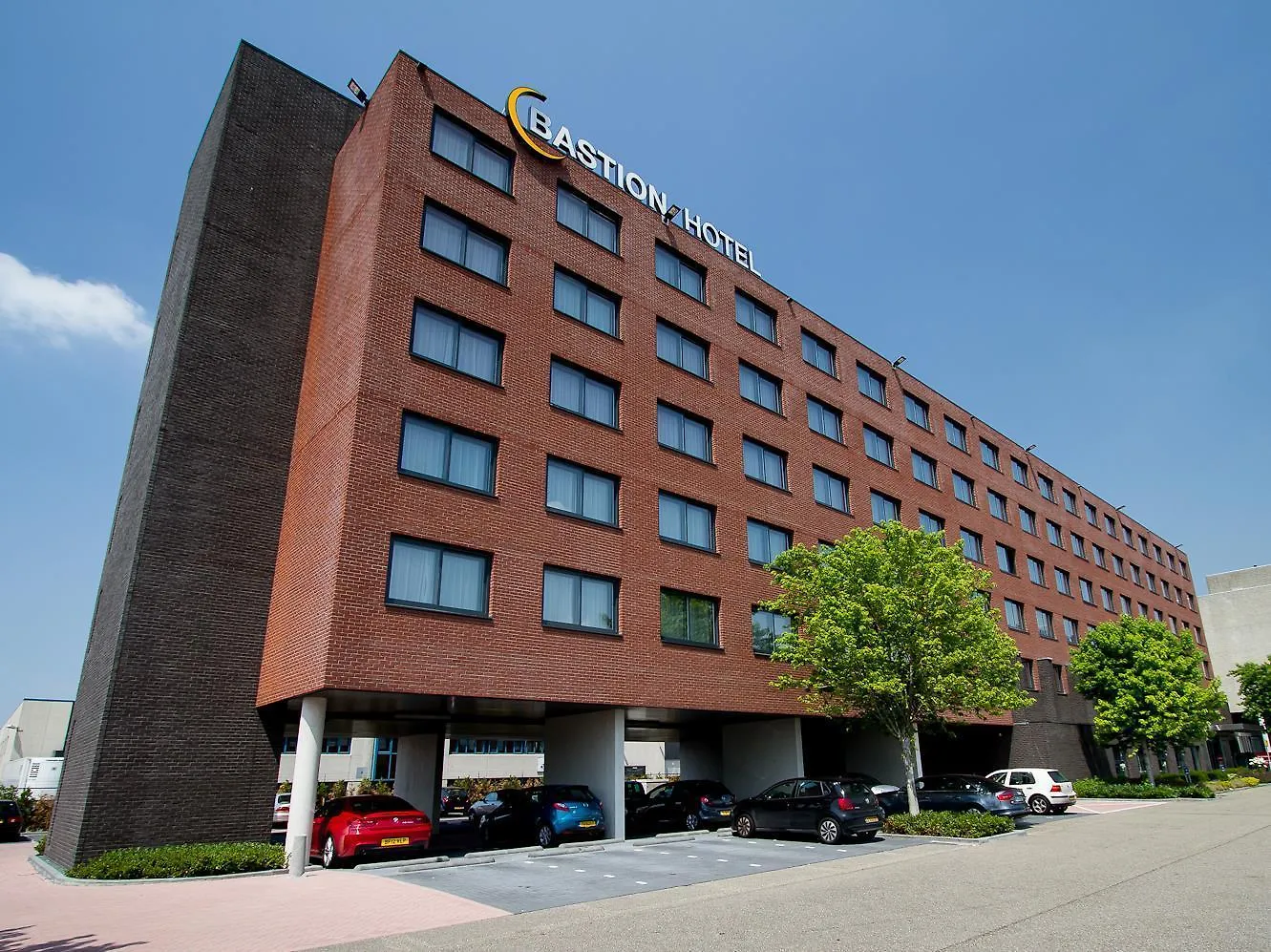 Bastion Hotel Amsterdam Airport Хоофддорп