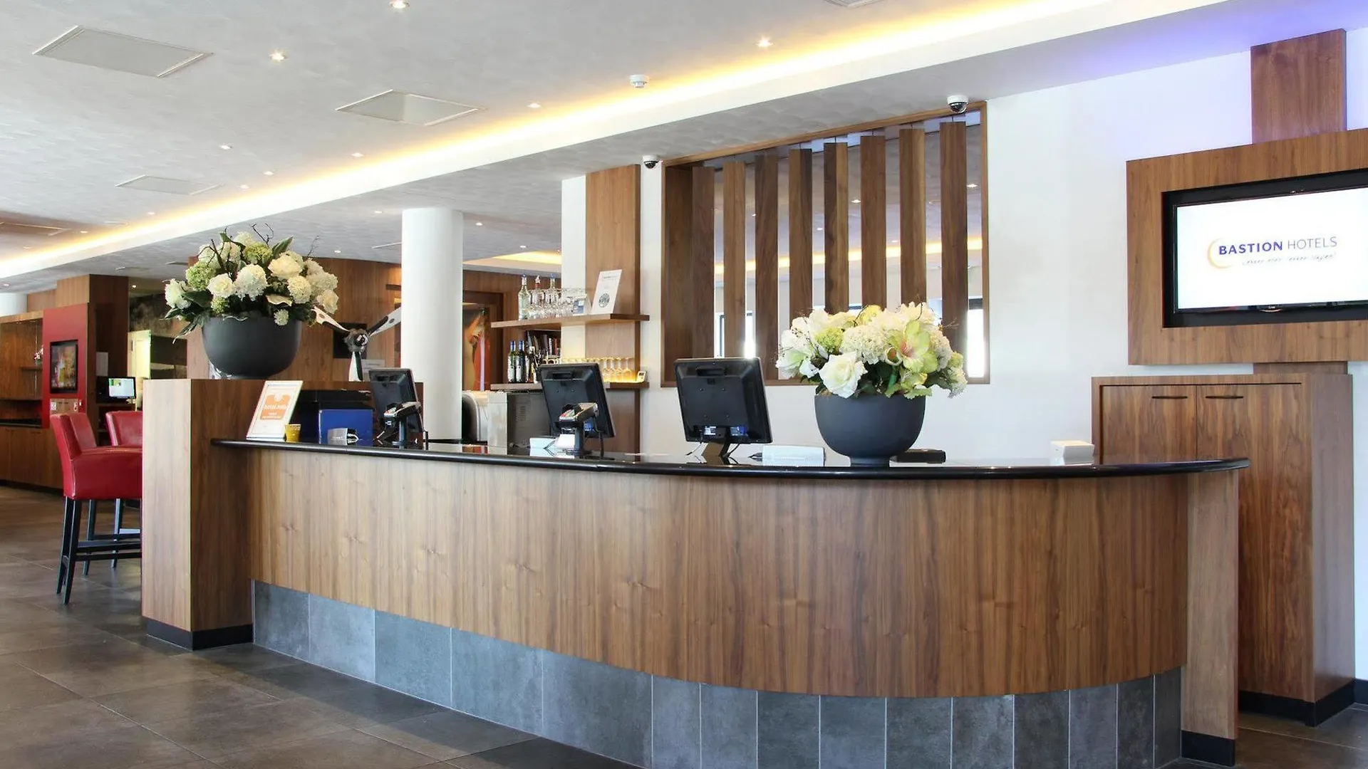 Bastion Hotel Amsterdam Airport Хоофддорп