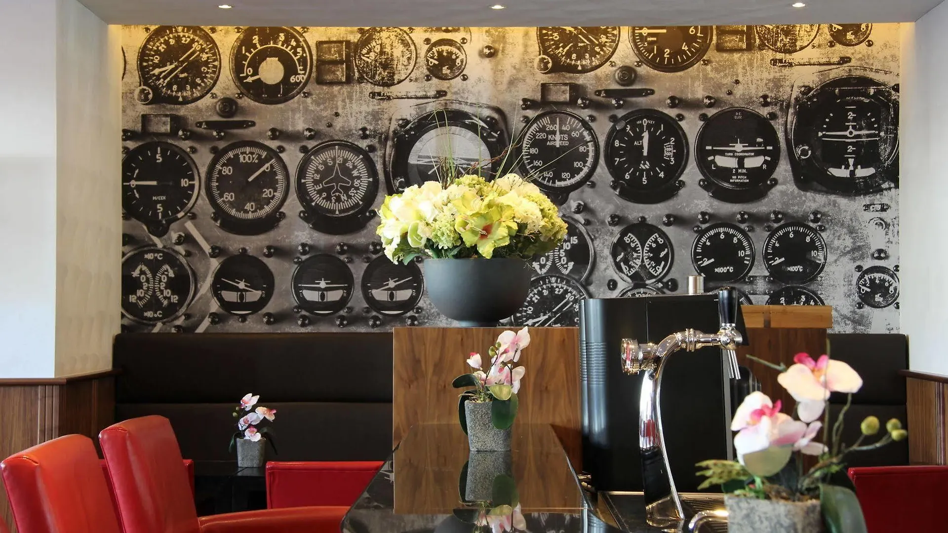Bastion Hotel Amsterdam Airport Hoofddorp 4*,